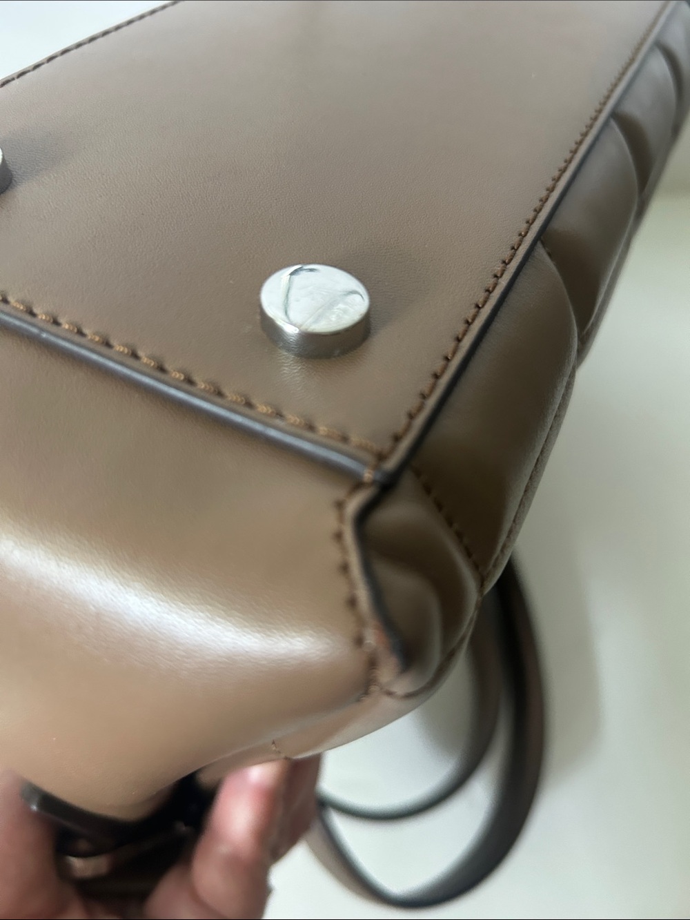 Michael Kors Susan Medium Quilted Leather Tote/Crossbody in the color Driftwood. - Picture 9 of 16